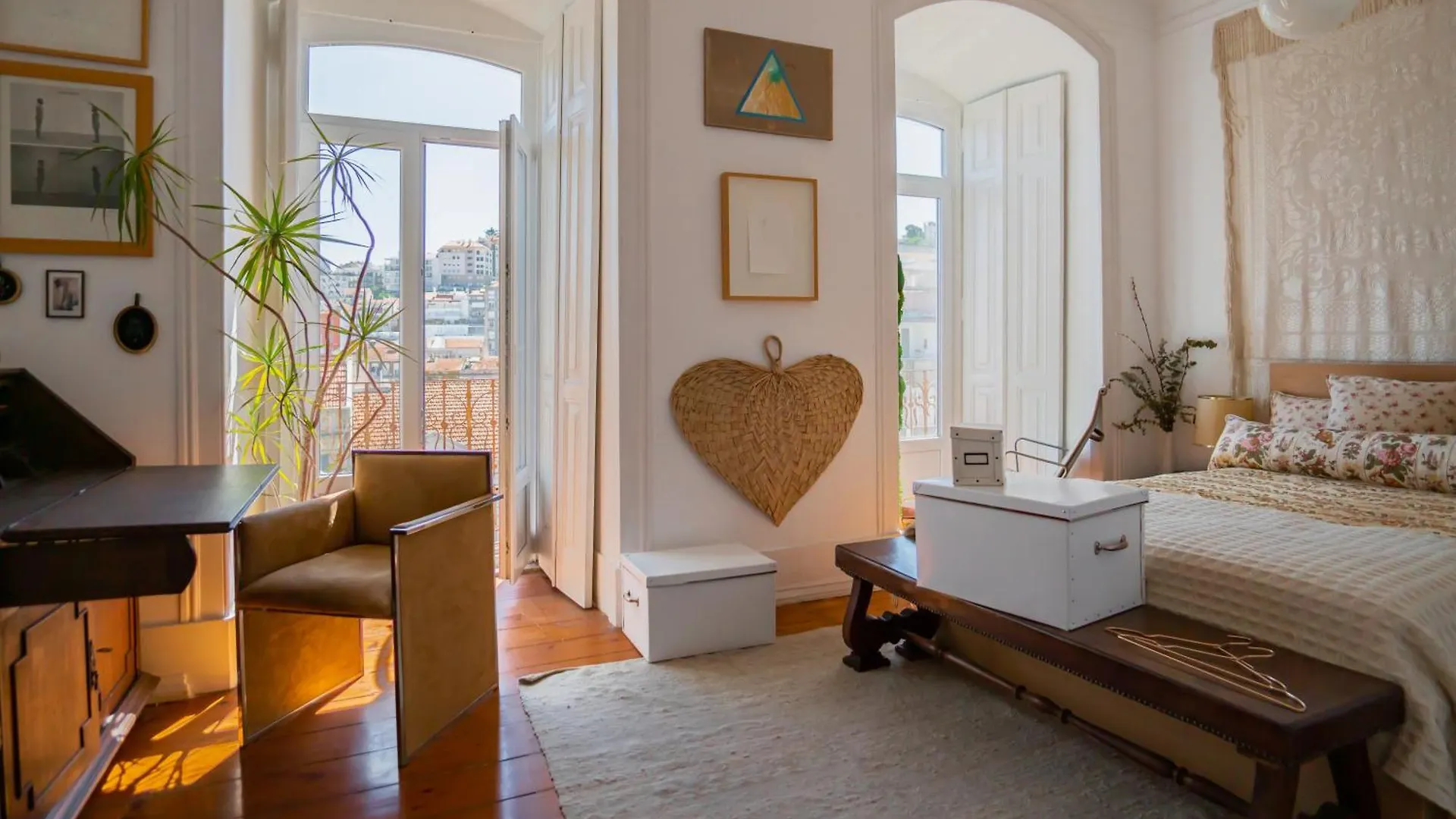 Life In Colour & Art - Charming 3Bed Apartment Lisbon