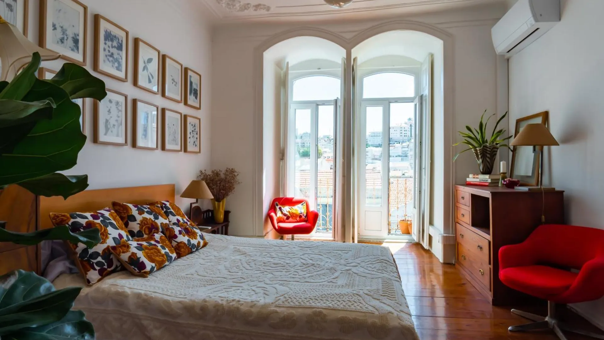 Life In Colour & Art - Charming 3Bed Apartment Lisbon